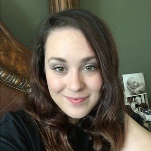 Meet your Posher, Courtney